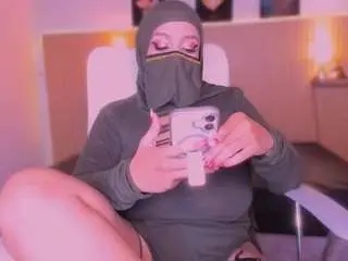 Cloe-adams  live sex cam