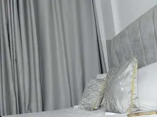 Hot-mamacitah  live sex cam