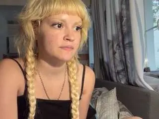 Marikavaney  live sex cam