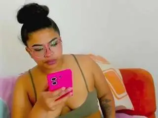 Mohannah1  live sex cam