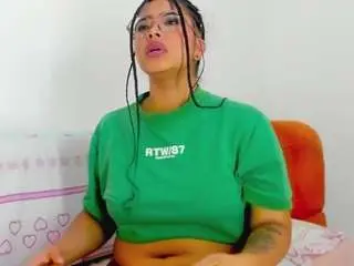 Mohannah1  live sex cam