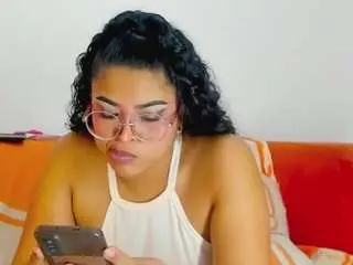 Mohannah1  live sex cam