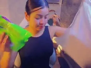 Sophyadams  live sex cam