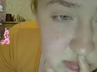 Curvywildlady30  live sex cam
