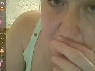 Curvywildlady30  live sex cam