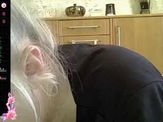 Curvywildlady30  live sex cam