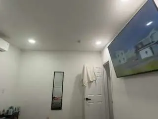 Kentucy33  live sex cam