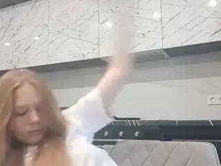 Carlinemcfield  live sex cam