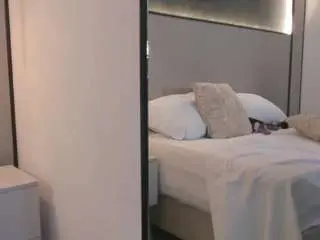 Mia-slora  live sex cam