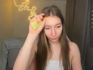 Cassieyoung  live sex cam