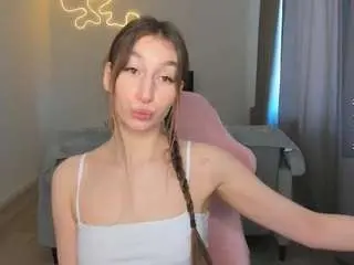 Cassieyoung  live sex cam