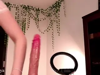 Lusty-freya  live sex cam