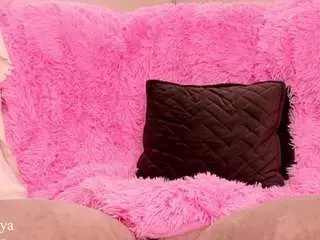 Lusty-freya  live sex cam