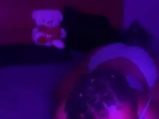 Monroemacc  live sex cam