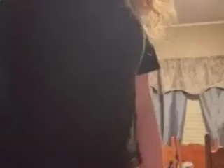 Trixieraee  live sex cam