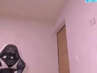 Bad-girl-xxx  live sex cam