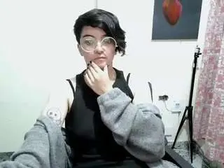 Cameliasaenz  live sex cam