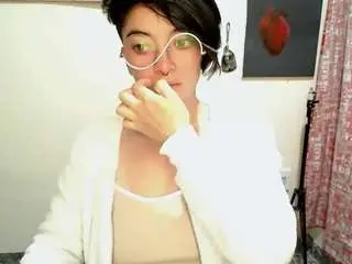 Cameliasaenz  live sex cam