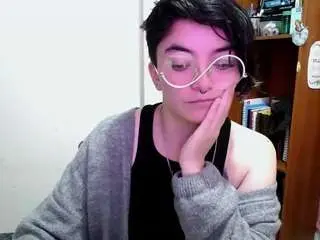 Cameliasaenz  live sex cam