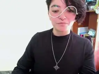 Cameliasaenz  live sex cam