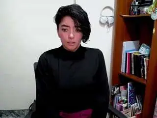 Cameliasaenz  live sex cam