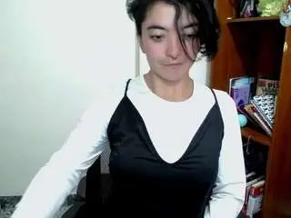 Cameliasaenz  live sex cam