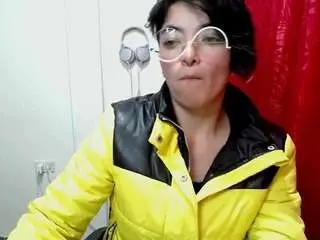 Cameliasaenz  live sex cam