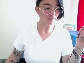 Cameliasaenz  live sex cam