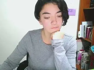 Cameliasaenz  live sex cam