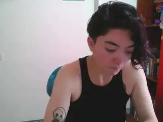 Cameliasaenz  live sex cam