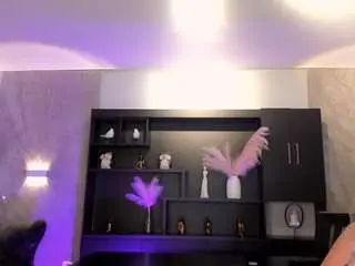 Corinnerusso  live sex cam