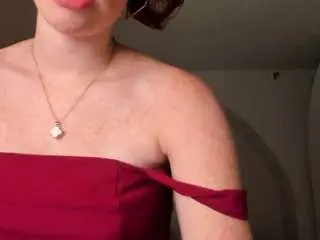 Corinnerusso  live sex cam