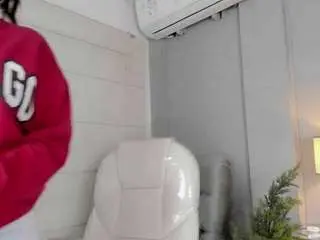 Emily-vill  live sex cam