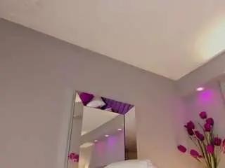 Emily-vill  live sex cam