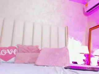 Miashichell  live sex cam