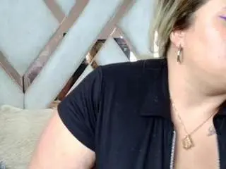 Miley-jensen  live sex cam