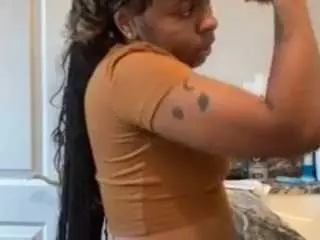 Yellasade  live sex cam