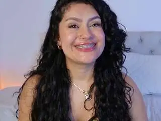 Daphne24  live sex cam