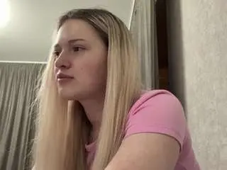 Monetrouleau  live sex cam