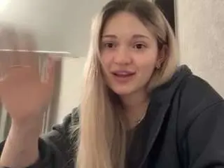 Monetrouleau  live sex cam