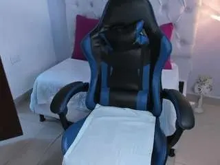 Abbyy-rouxx  live sex cam