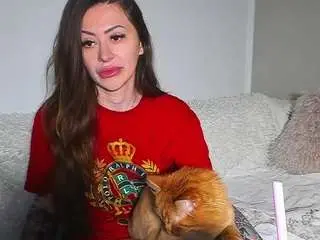 Briand28  live sex cam