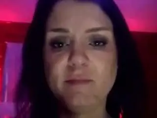 Itsmelola  live sex cam