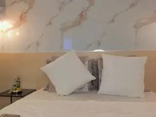 Leathompson1  live sex cam