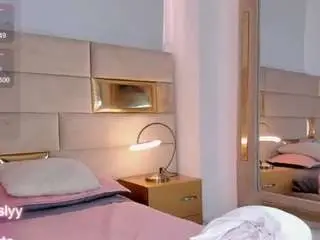 Leslycutee  live sex cam