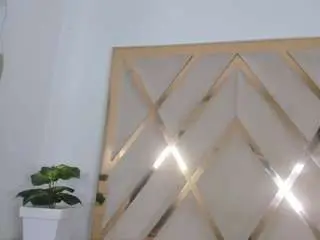 Angelkyraasm  live sex cam