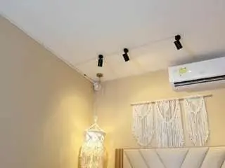 Nahimithompson  live sex cam