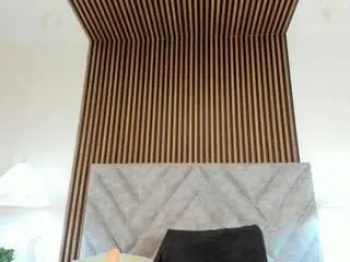 Bigbooty-mommy  live sex cam