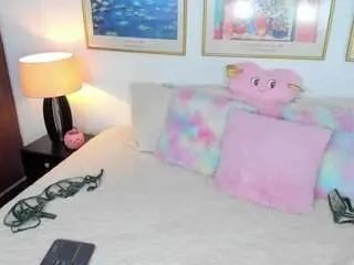 Bonniietwerk  live sex cam