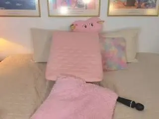Bonniietwerk  live sex cam